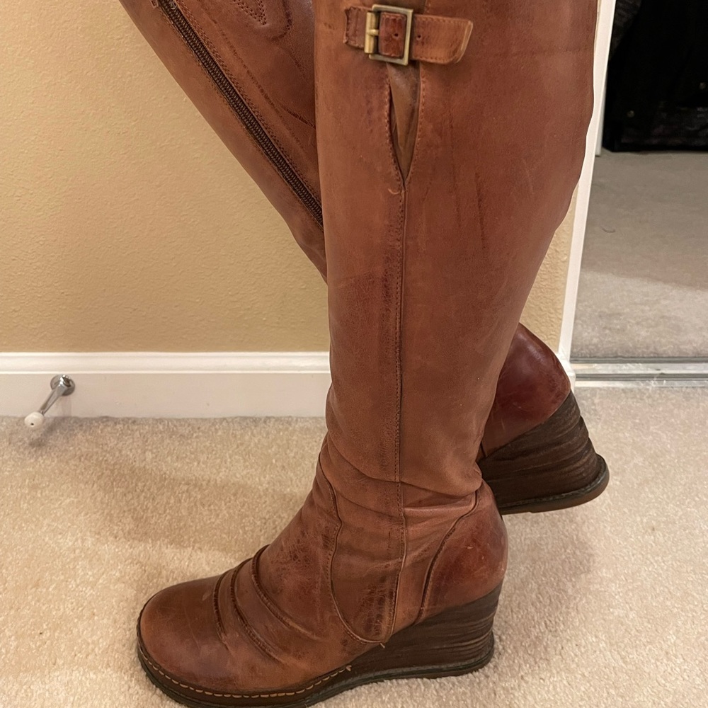 Mix Mooz leather wedge boots